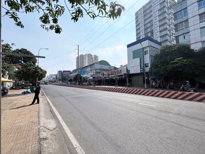 BÁN HOẶC CHO THUÊ 3 MT  LẠC LONG QUÂN, QUẬN 11 