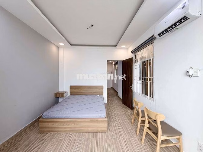 Căn Hộ 1PN Tách Bếp Có Ban Công , Cửa Sổ View Kính 50m2