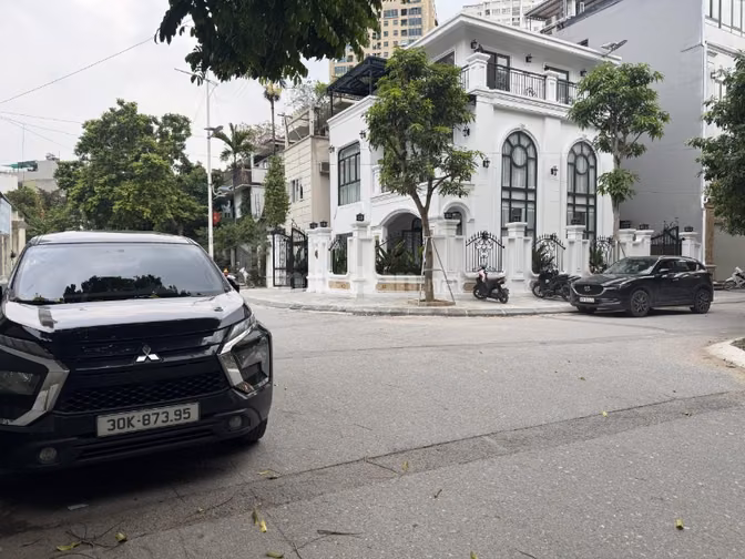 Chính chủ bán căn biệt thự lô góc hiếm tại khu đô thị mới Văn Khê