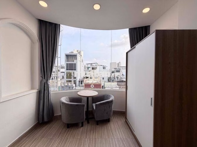 Căn Hộ 1PN Tách Bếp Có Ban Công , Cửa Sổ View Kính 50m2