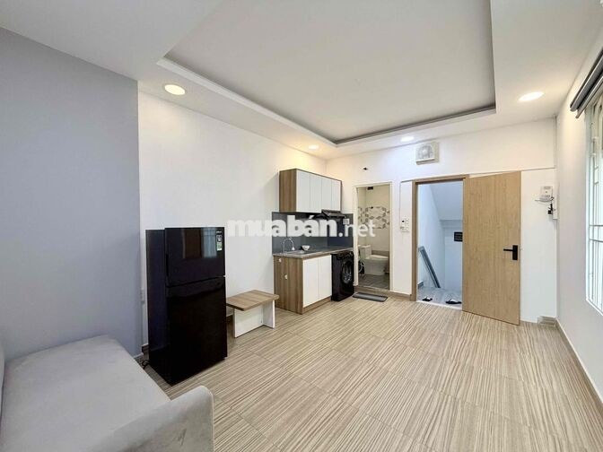 Căn Hộ 1PN Tách Bếp Có Ban Công , Cửa Sổ View Kính 50m2