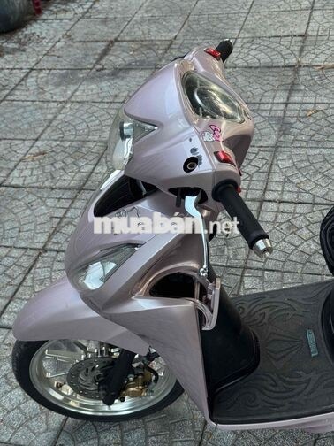 Honda Vision Hồng