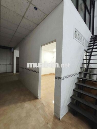 Cho thuê Mặt Bằng, Kho Xưởng 250m Xuân Thới Thượng