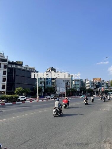 Cho thuê tòa nhà mặt tiền Nguyễn Hữu Cảnh, Bình Thạnh - DT 450m²