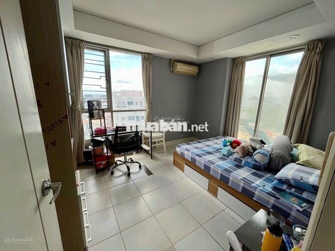 Bán căn hộ 3PN,  Căn góc - Cao Ốc Ngô Gia Tự, Quận 10.