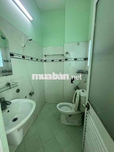 nhà cho thuê 4 phòng hẻm trường chinh. DT: 3m x 12m 2 lầu giá 9tr