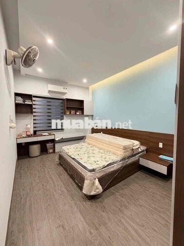 cho thuê nhà 3 tầng mặt tiền Hà Huy giáp. Hoà Cường, Đà Nẵng