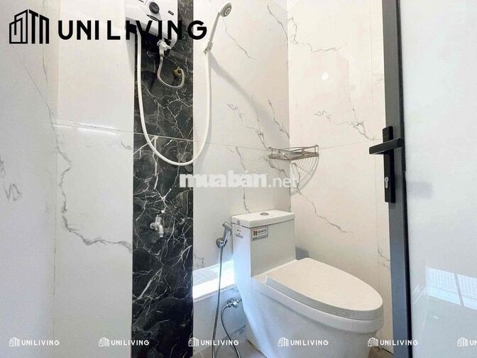 PHÒNG CỬA SỔ TRỜI CÓ MÁY LẠNH THANG MÁY NẰM GẦN NGÃ TƯ HÀNG XANH