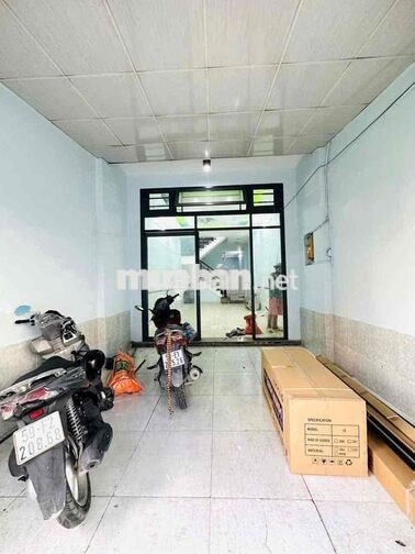 cho thuê nhà mặt tiền đs 30 p6 (4x18) 2 lầu , 4pn , 3wc nhà sạch sẽ