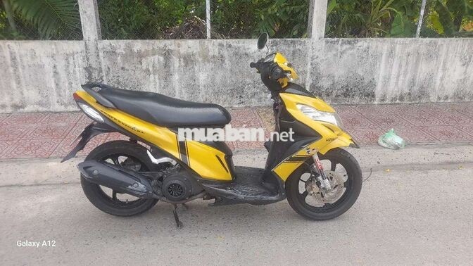 Suzuki SKYRIVE 125cc Vàng