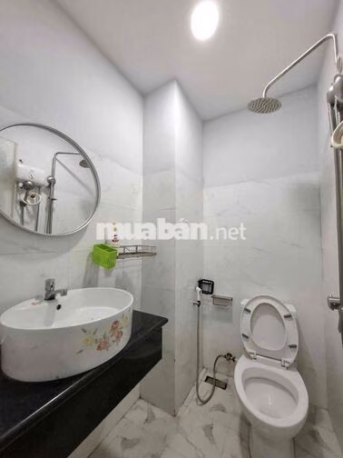 354/6 Võ Văn Kiệt, P. Cô Giang, Quận 1 Phòng 4 lầu 3 - 7,9 - 2 giường
