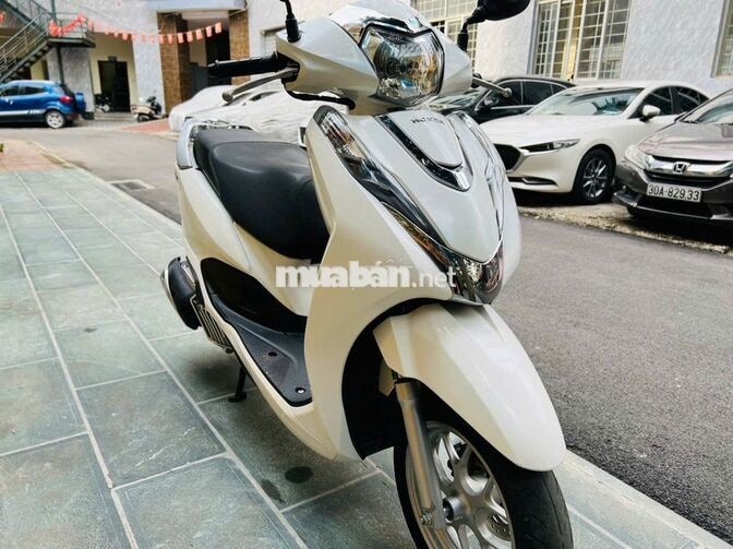 Honda Lead Trắng 2024 máy 125cc bao mới chinh chủ