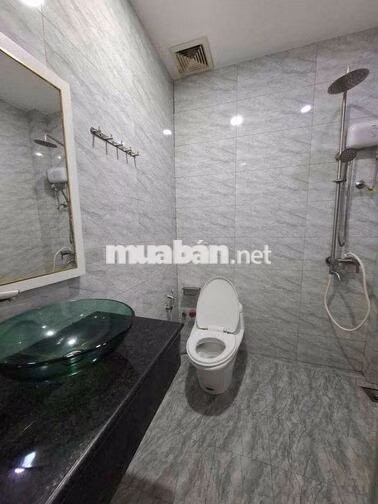 354/6 Võ Văn Kiệt, P. Cô Giang, Quận 1. Phòng 1 giá 8,5tr, trệt, có gá