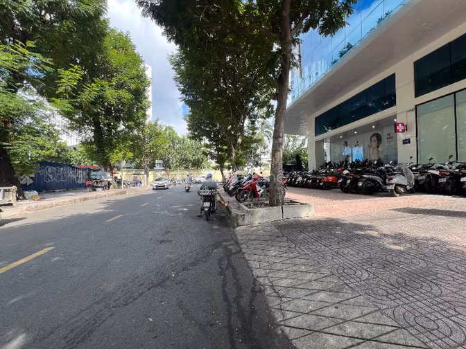 📍 Buillding góc 2 mặt tiền 396B Nguyễn Trãi - Nguyễn Cảnh Chân, P.Ngu