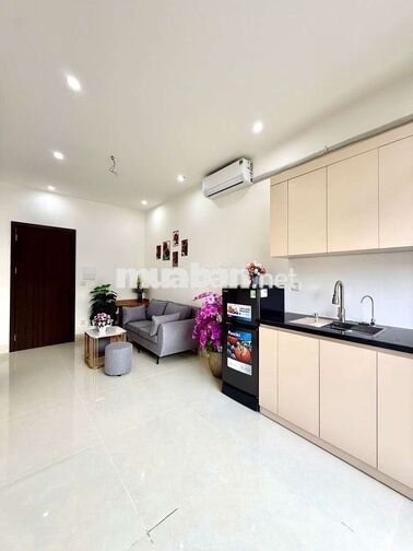 Siêu hot CCMN 1n1k 40m2 full đồ xịn sò. ban công thoáng ngay Hồ Ba Mẫu