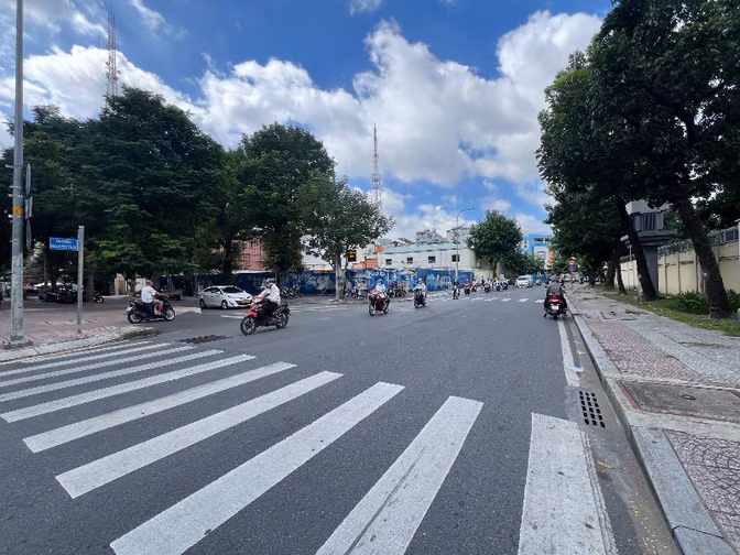 📍 Buillding góc 2 mặt tiền 396B Nguyễn Trãi - Nguyễn Cảnh Chân, P.Ngu
