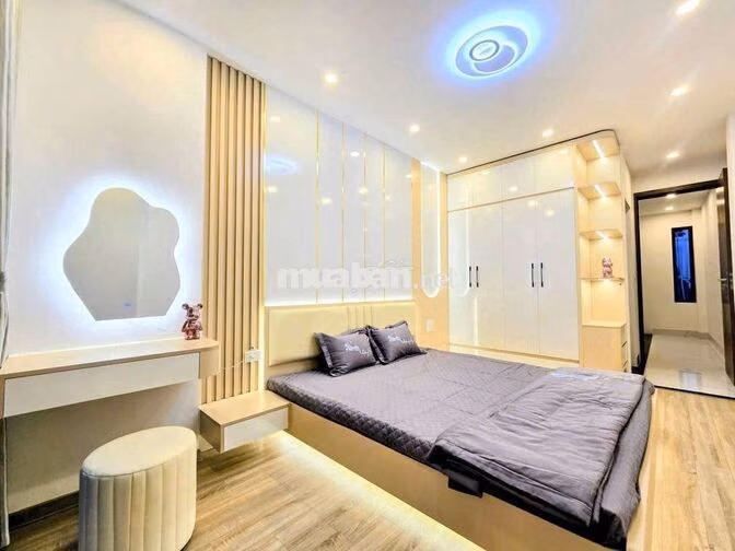 Giáp Nhị- 15 triệu- 5 tầng 3 ngủ- 10m ra ô tô