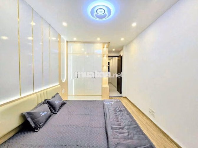 Giáp Nhị- 15 triệu- 5 tầng 3 ngủ- 10m ra ô tô