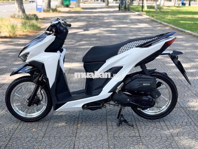 🆘Honda Vario 150 2021 Trắng đen lên mâm crom mới