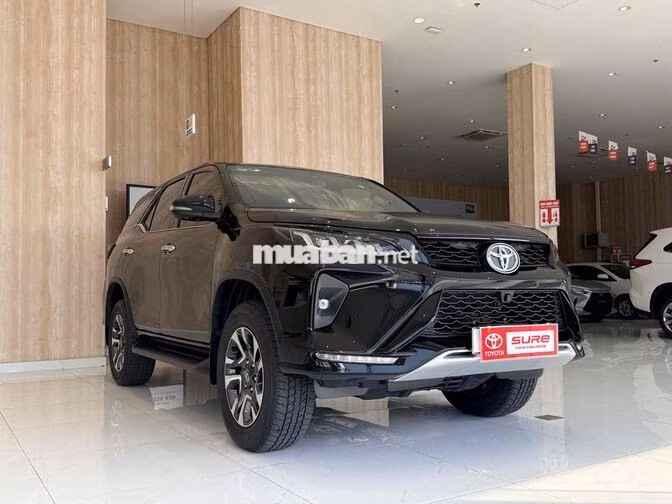 Toyota Fortuner 2025-Xăng Đặc Biệt Legender 2 Cầu