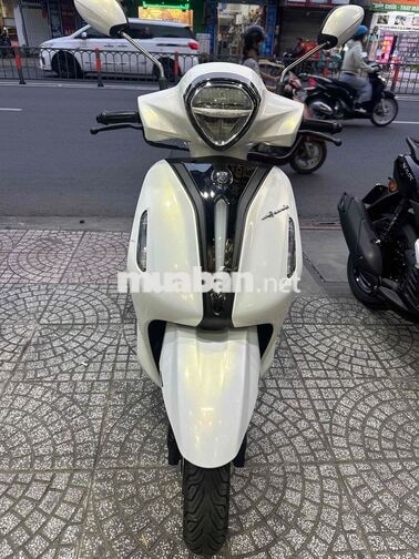 Grande Limited ABS Smartkey 6/2023 Trắng Ngọc chai