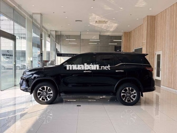 Toyota Fortuner 2025-Xăng Đặc Biệt Legender 2 Cầu