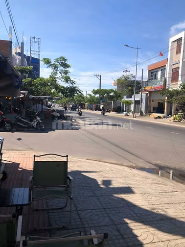 Cho thuê mặt bằng năm ngay trung tâm cảng, 2 mặt tiền. Khu chợ cảng