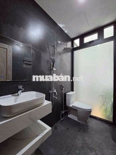 Nhà 3 tầng 4 phòng ngủ Hướng Tây Nam cần bán tại Hoà Xuân