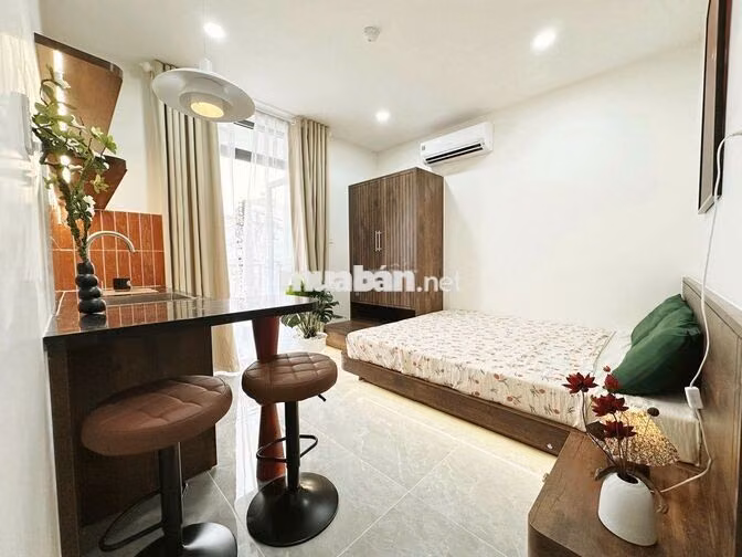 Căn hộ thang máy hầm xe ban công full nội thất ngay Nơ Trang Long BTH