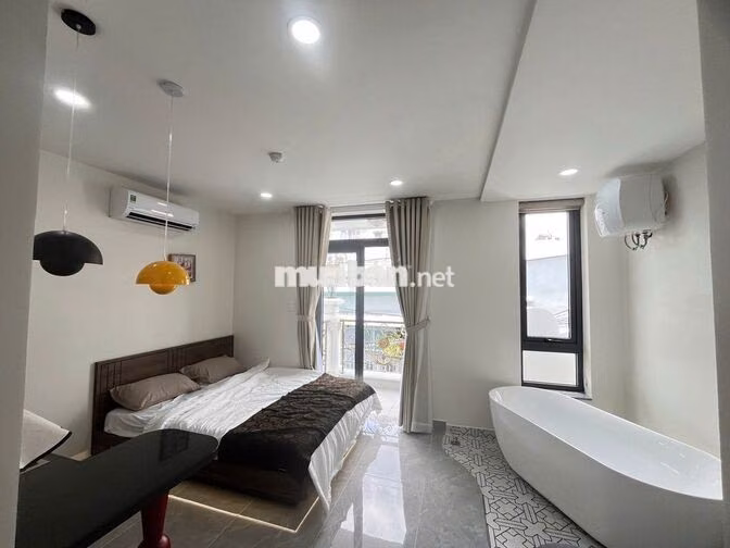 Căn hộ thang máy hầm xe ban công full nội thất ngay Nơ Trang Long BTH