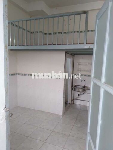CHO THUÊ PHÒNG TRỌ RỘNG CÓ GÁC XÉP ĐƯỜNG DƯƠNG QUẢNG HÀM PHƯỜNG 5 GV 