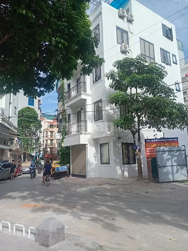 Nhà đẹp mặt phố view hồ Ba Mẫu dt 65m2, 2 tầng, 35 tr