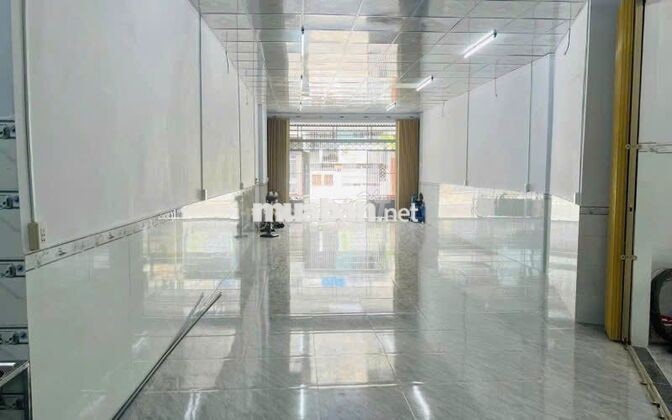 Bán nhà trung tâm mặt tiền 12m - 3.7x20m - 5 tầng đường Tân Cảng