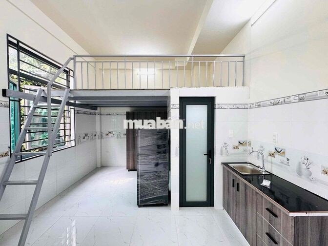 DUPLEX MỚI XÂY HOÀN TOÀN ĐẸP, THOÁNG MÁT NGAY PHẠM VĂN ĐỒNG