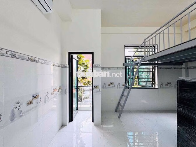 DUPLEX MỚI XÂY HOÀN TOÀN ĐẸP, THOÁNG MÁT NGAY PHẠM VĂN ĐỒNG