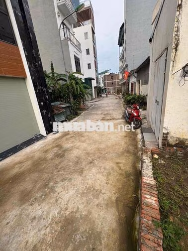Liền kề Cự Khối -Long Biên 7 tầng thang máy ô tô đỗ cửa