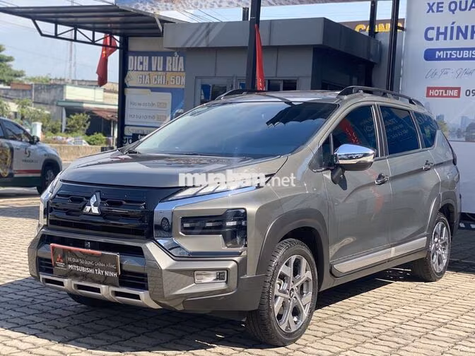 XPANDER CROSS NÂU 2025 ODO 25000KM TẶNG 1 NĂM BH