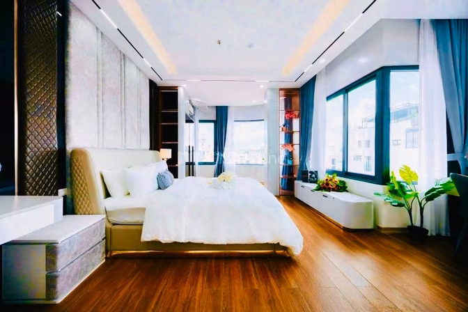 Bán căn hộ dịch vụ mặt phố Đặng Thai Mai - Tây Hồ 800tr/m2. Apartment 