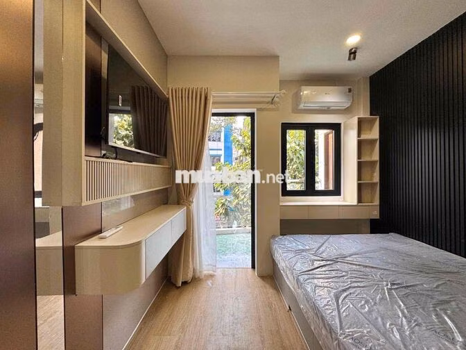 CHO THUÊ CĂN HỘ BAN CÔNG 32m2 GIÁ TỐT - NGAY CÔNG VIÊN LÊ VĂN TÁM Q1