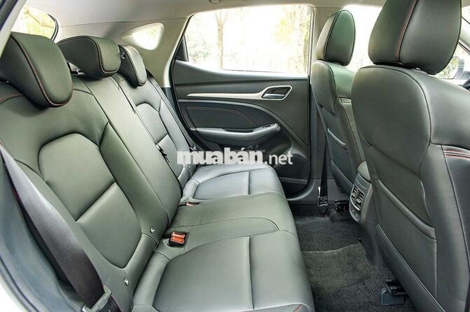 MG ZS Standard 1.5 AT 2WD 2025 Trắng