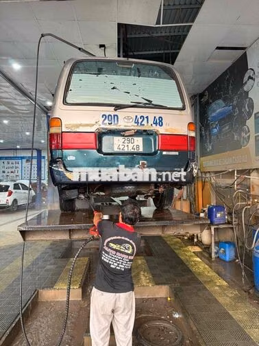 Toyota Hiace Xe tải van 3 chỗ