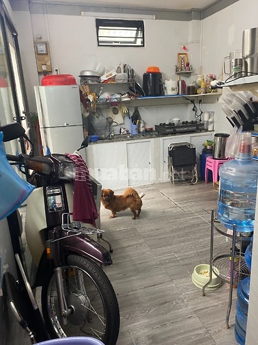 Cho thuê nhà ngay trung tâm Quận 5