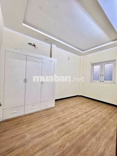 Cho Thuê Nhà DT 8x15m 1Trệt 2Lầu 4Pn 3Wc Sân Rộng Đậu 2 Chiếc Ôtô