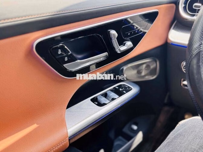 Mercedes GLC300 Allnew V1 2023 Trắng/Nâu Có HUD