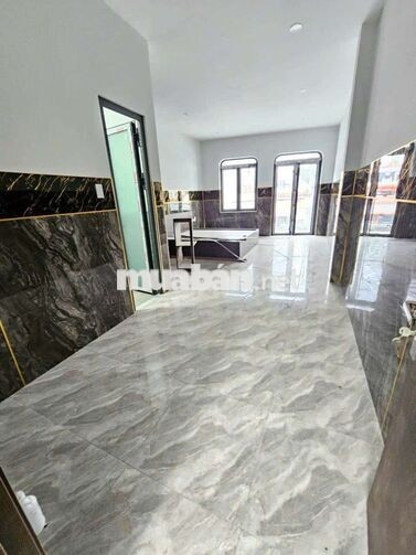 Mt đường lớn 12p +12wc giá còn TL 