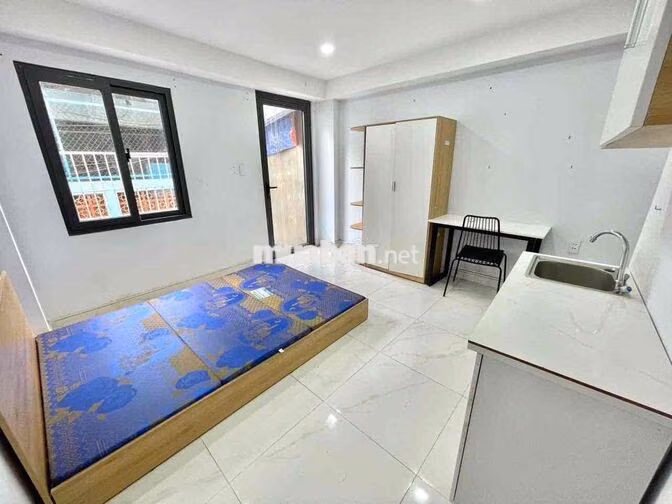 STUDIO BAN CÔNG CHƯA TỚI 6TR NGAY TRUNG TÂM Q10