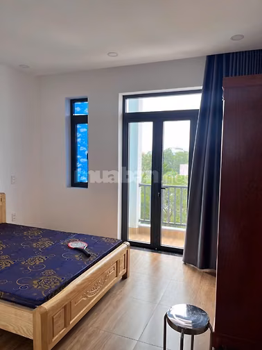 Cho thuê nhà 5 tầng 4PN 5WC, gara ô tô, đường TL43, Q12