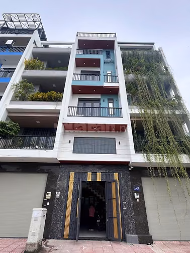 Cho thuê nhà 5 tầng 4PN 5WC, gara ô tô, đường TL43, Q12