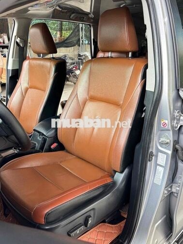 Toyota Innova bản 2.0V cao cấp