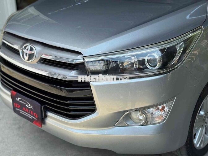Toyota Innova bản 2.0V cao cấp